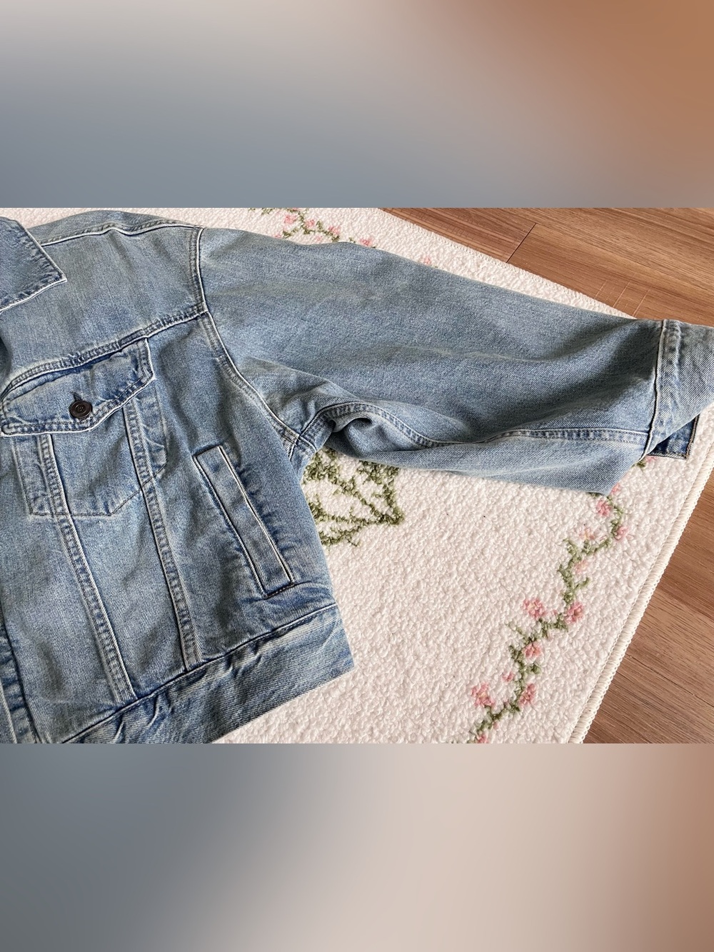 Banana Republic Trucker Jacket - Picture 7 of 14